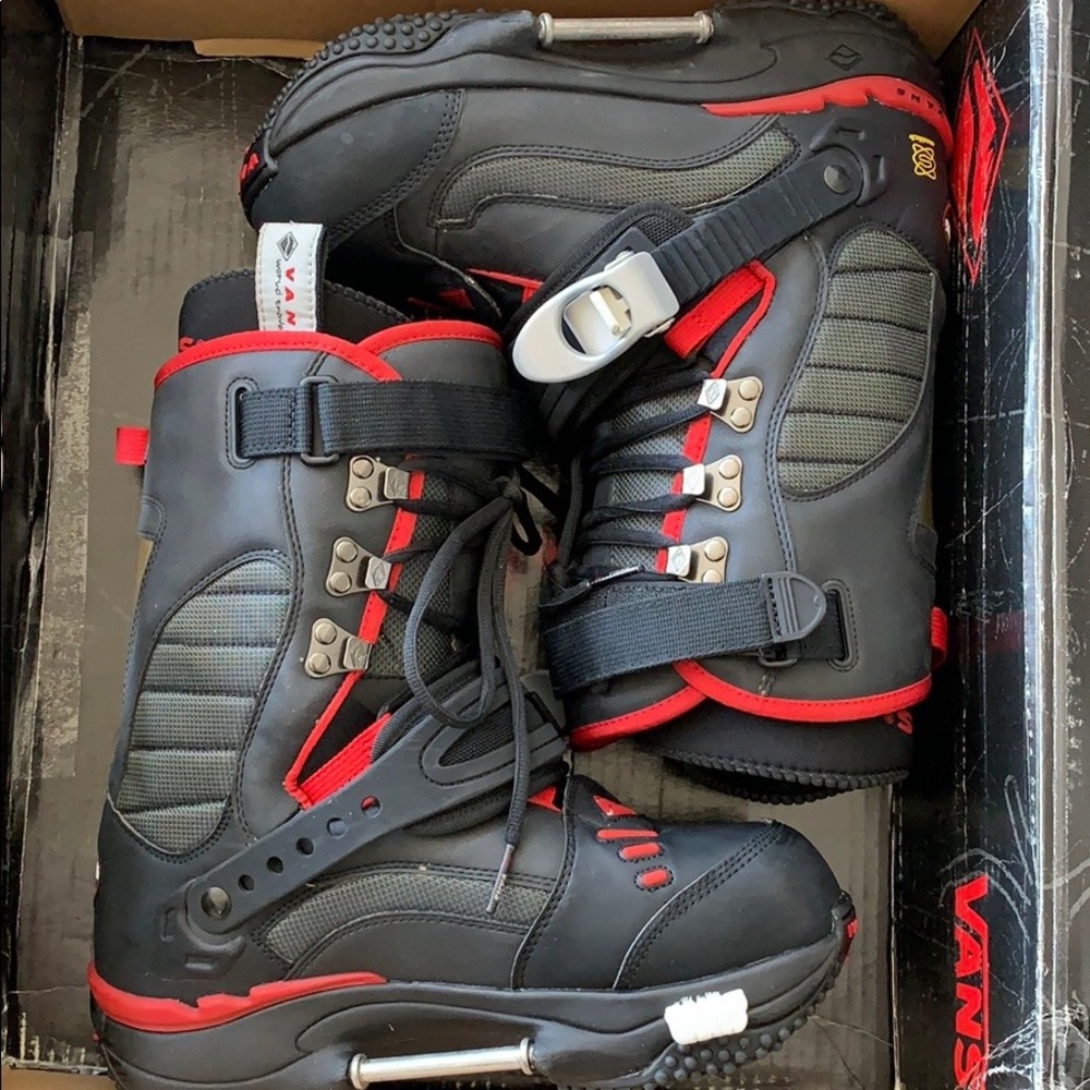 Vans switch step in boots